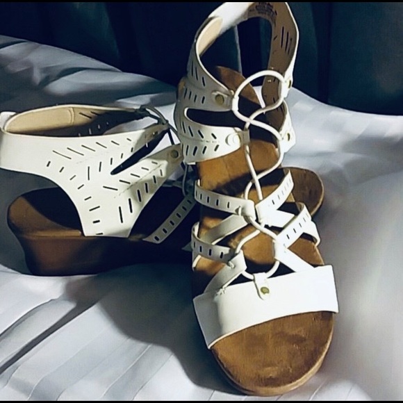 BareTraps Shoes - 2/$20all sandals Baretraps Gladiator comfort